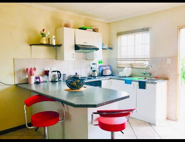 2 BEDROOM TOWNHOUSE FOR SALE IN ELANDSPARK